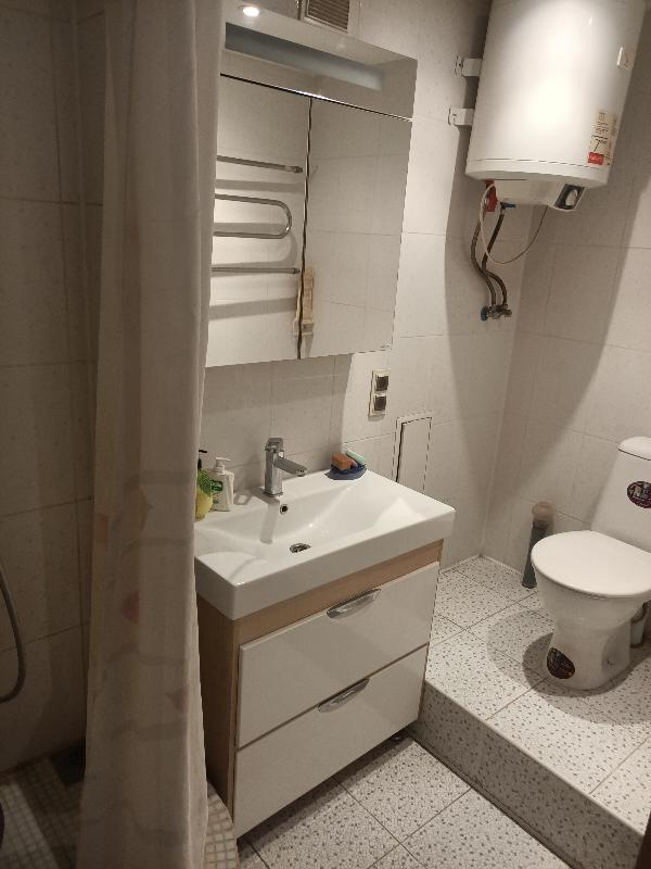 душ/туалет - фото нерухомості
