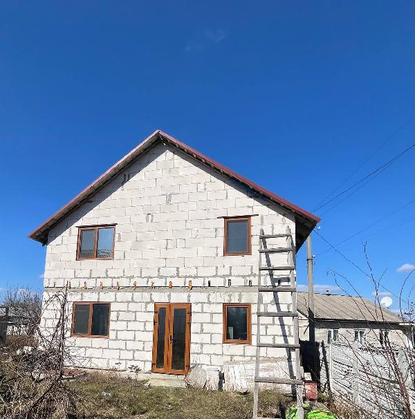 Головний вхід - фото нерухомості
