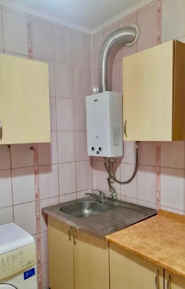 Кухня / Колонка газова - фото нерухомості