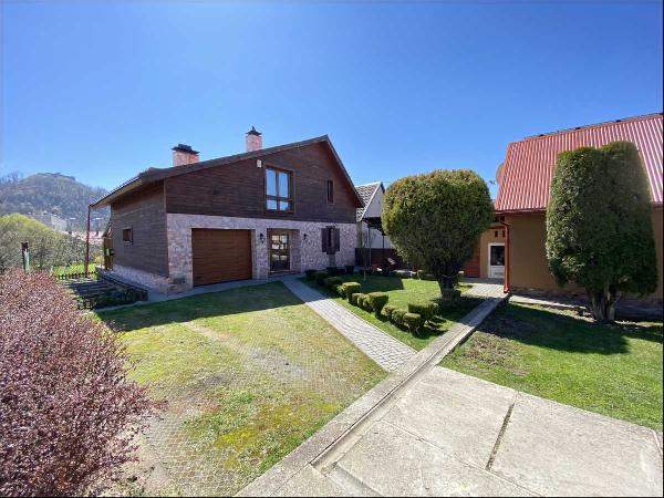 будинок продам місто Хуст, фото 1 з 24